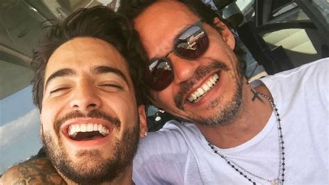 Marc Anthony le dio un beso a Maluma durante su gira por México FOTO