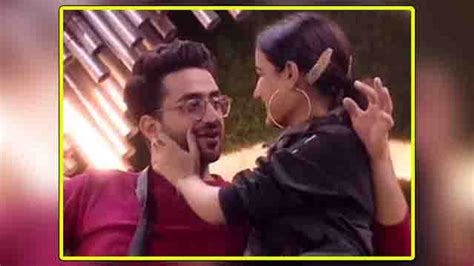 Bigg Boss 14 Jasmin Bhasin ने Aly Goni को Finally दिया Marriage