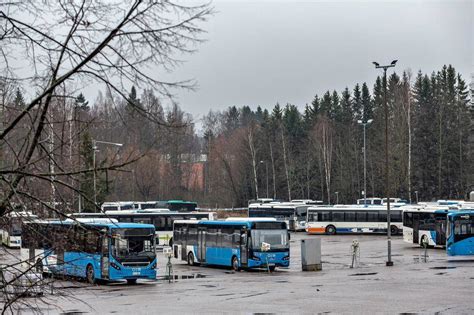 Bussilakkoa yritetään lopettaa vielä tänään Silti pahempaa voi olla