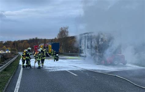 Update Lkw Anh Nger In Vollbrand Vollsperrung Auf Der A