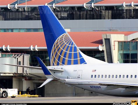 N78509 United Airlines Boeing 737 824 AviacionCR Net