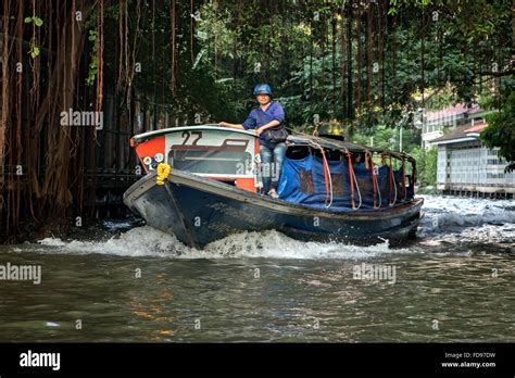 Flussbootfahrt Bangkok Fotos Und Bildmaterial In Hoher Aufl Sung Alamy