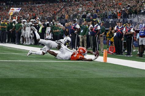 Game of inches: Baylor holds off Oklahoma St., wins Big 12 championship