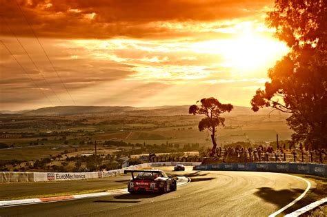 The Most Stunning Pictures From The 2017 Bathurst 12 Hours Australia