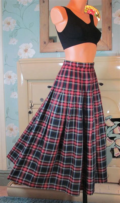 Gap Multi Coloured Tartan Side Zipper Pleated Long Skirt 27 Waist