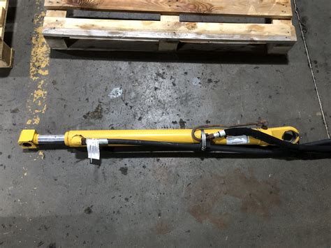 Ah163702 John Deere 260 Hydraulic Cylinder For Sale