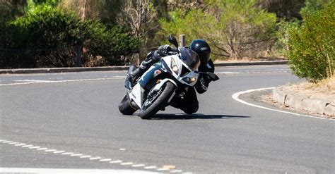 Cornering A Motorcycle Confidently Step By Step Guide