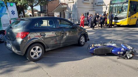 Una Motociclista Herida Tras Haber Chocado Contra Un Auto El Diario