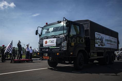 FOTO TNI Dan ACT Gelar Operasi Pangan Gratis Untuk Wilayah Jabodetabek