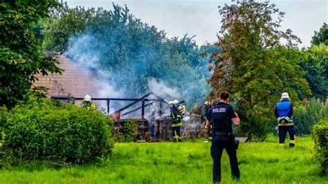 Schuppen Stand In Flammen Mann Stirbt Bei Feuer In Twedt SHZ