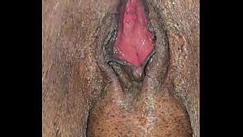Le lamo el coño y ella me chupa la polla después de mear en la carretera XVIDEOS