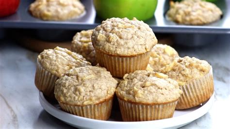 Apple Oatmeal Muffins – EatFoodlicious