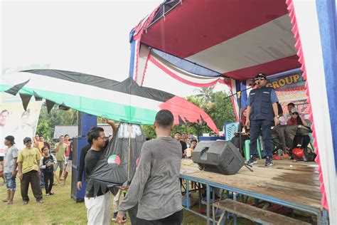 Bupati Hadiri Pembukaan Festival Layangan Di Desa Lubuk Ambacang Hulu