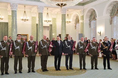 Prezydent Andrzej Duda Mianowa Genera W Stanowicie Emanacj