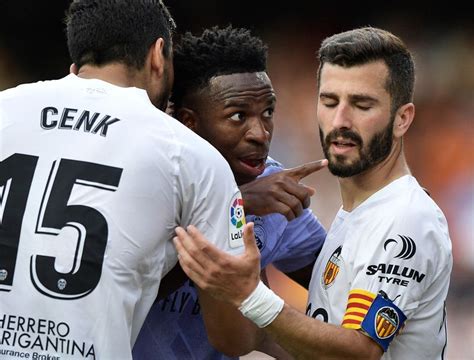 Vinícius Jr llama racistas a LaLiga y a España tras insultos brasileño