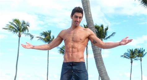 Un touriste gay sauvé de la noyade par un champion du monde de natation têtu