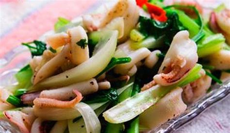 Cách Làm Món Mực Xào Cần Tỏi Thơm Ngon Hấp Dẫn ♨️