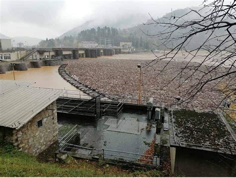 Bujice Donijele Hiljade Kubika Sme A U Zvorni Ko Jezero Foto