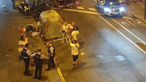 Vídeo Dos heridos graves por arma blanca en una pelea multitudinaria