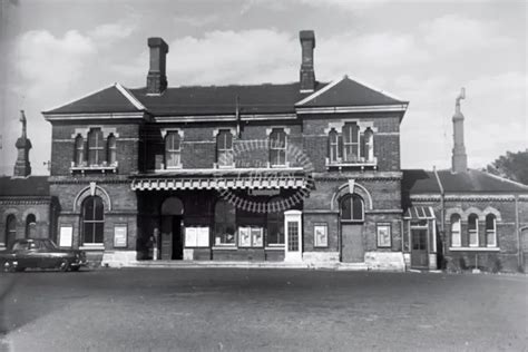 PHOTO BR BRITISH Railways Station Scene DORKING NORTH 1 99 PicClick UK