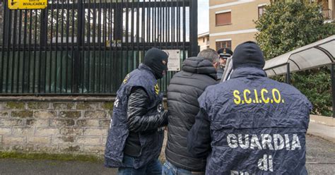 Guardia Di Finanza A Catania Operazione Doppio Gioco Scoperto Un