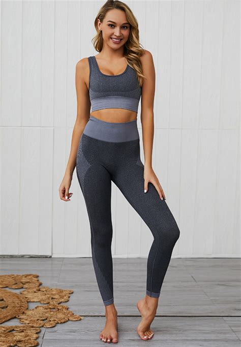 Seamless Fitness Suit Hip Lifting Yoga Pants Sports Suit Sports Wear