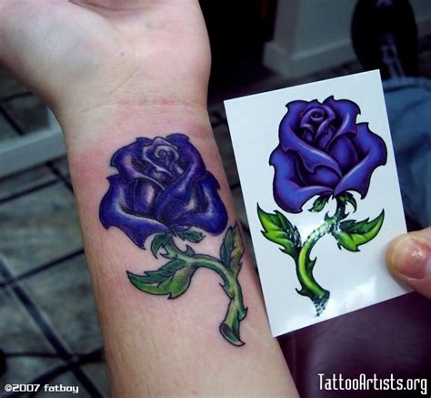 32 Fantastic Flowers Tattoos On Wrists