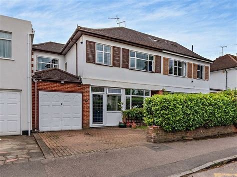 4 Bed Semi Detached House For Sale In Cannonbury Avenue Pinner Ha5