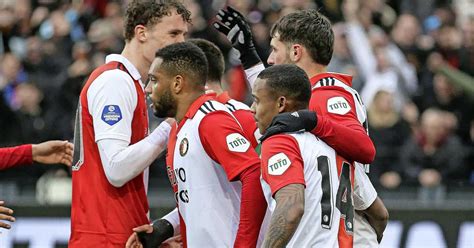 Feyenoord Bindt Ook FC Utrecht Aan Zegekar En Ruikt Titel Voetbal