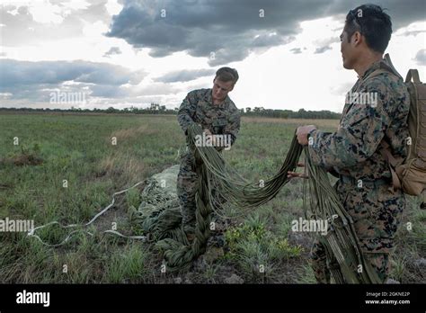 Us Marine Corps Sgt Christian Rutledge Left A Parachute Rigger