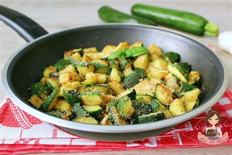 Zucchine Sabbiose Con Basilico In Padella Tutto Fa Brodo In Cucina