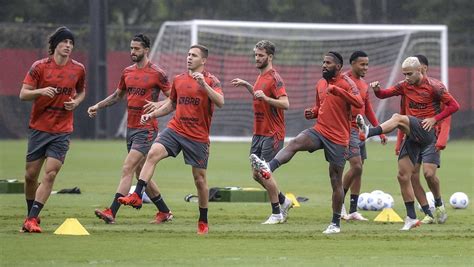 Flamengo entra em regime de contenção e faz planejamento especial para