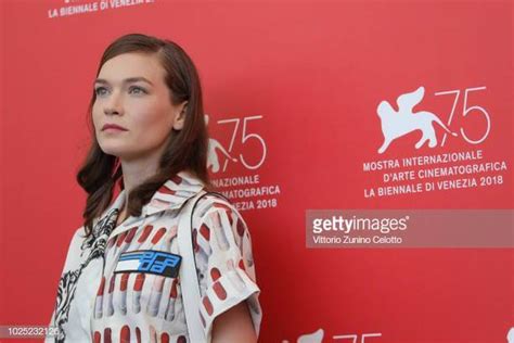 30 Hot And Sexy Hannah Gross Photos 12thBlog