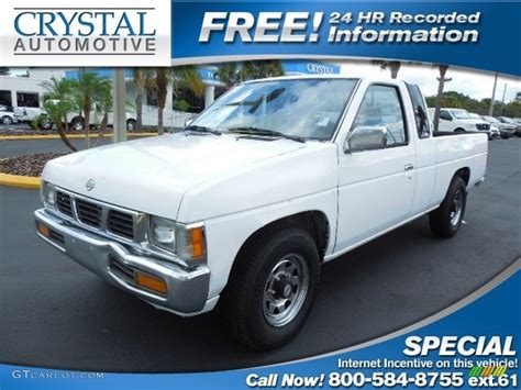 1995 Cloud White Nissan Hardbody Truck Se V6 Extended Cab 84669522