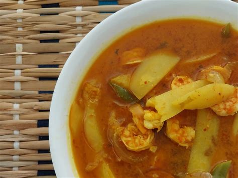 Chingri Maacher Bati Chorchori Prawn And Potato Curry As The Ultimate