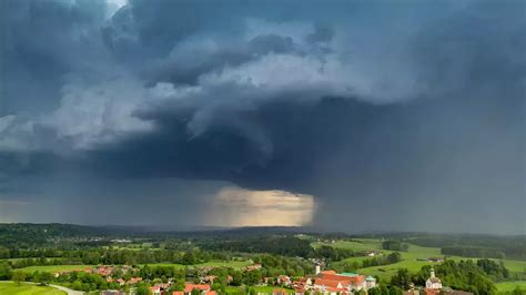 Wetter Prognose Im Detail Erst Grad Dann W Ten Heftige Gewitter