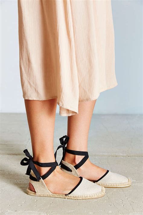 32 Gorgeous Sandals That'll You'll Never Want To Take Off