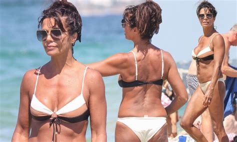 7 Hot Sexy Jenny Powell Bikini Pics