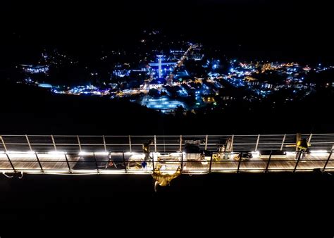 Gatlinburg S Skybridge Doubles The Length Of See Through Glass