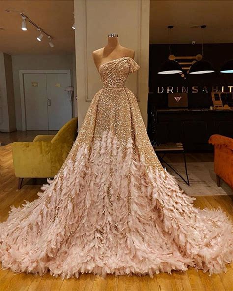 Luxury Prom Dress Feather Prom Dresses Ball Gown Prom Dress 2022 Prom Ball Gown Sparkly Prom