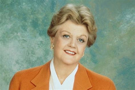 Angela Lansbury Quien Interpret A Bella En La Bella Y La Bestia