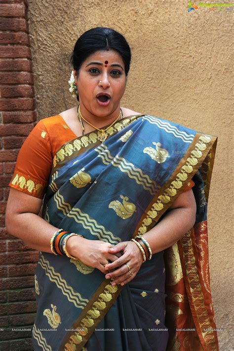 Telugu Tv Actress Sudha Shinepjawe