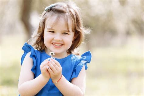 Premium Photo Portrait Of Cute Girl Smiling