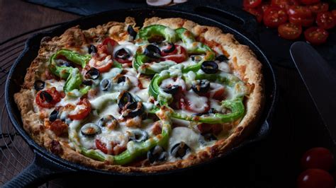 The Easy Hack To Transform Frozen Pizza Into A Delicious Deep Dish