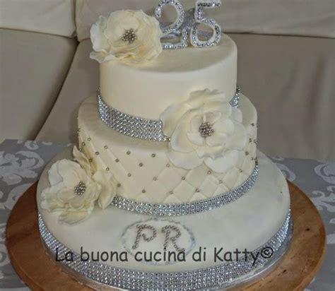 Foto Torte Per 25 Anni Di Matrimonio Donna Milburn Torta Nuziale