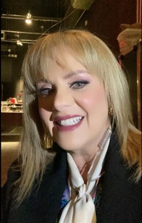 Érika Buenfil comparte foto en bikini y se muestra sin maquillaje a los años