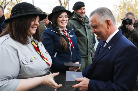 Warszawa odsłonięcie tablic upamiętniających oryginalne znaki Polski