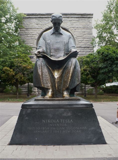 Niagara 4 Nikola Tesla statue – Travelhoppers