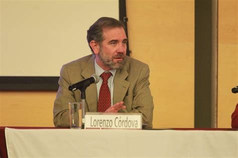 Intervenciones de Lorenzo Córdova en la presentación de las