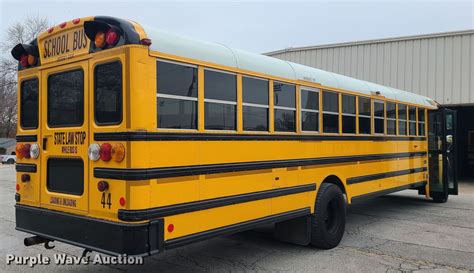 2006 IC CE300 school bus in Raytown, MO | Item JG9572 sold | Purple Wave